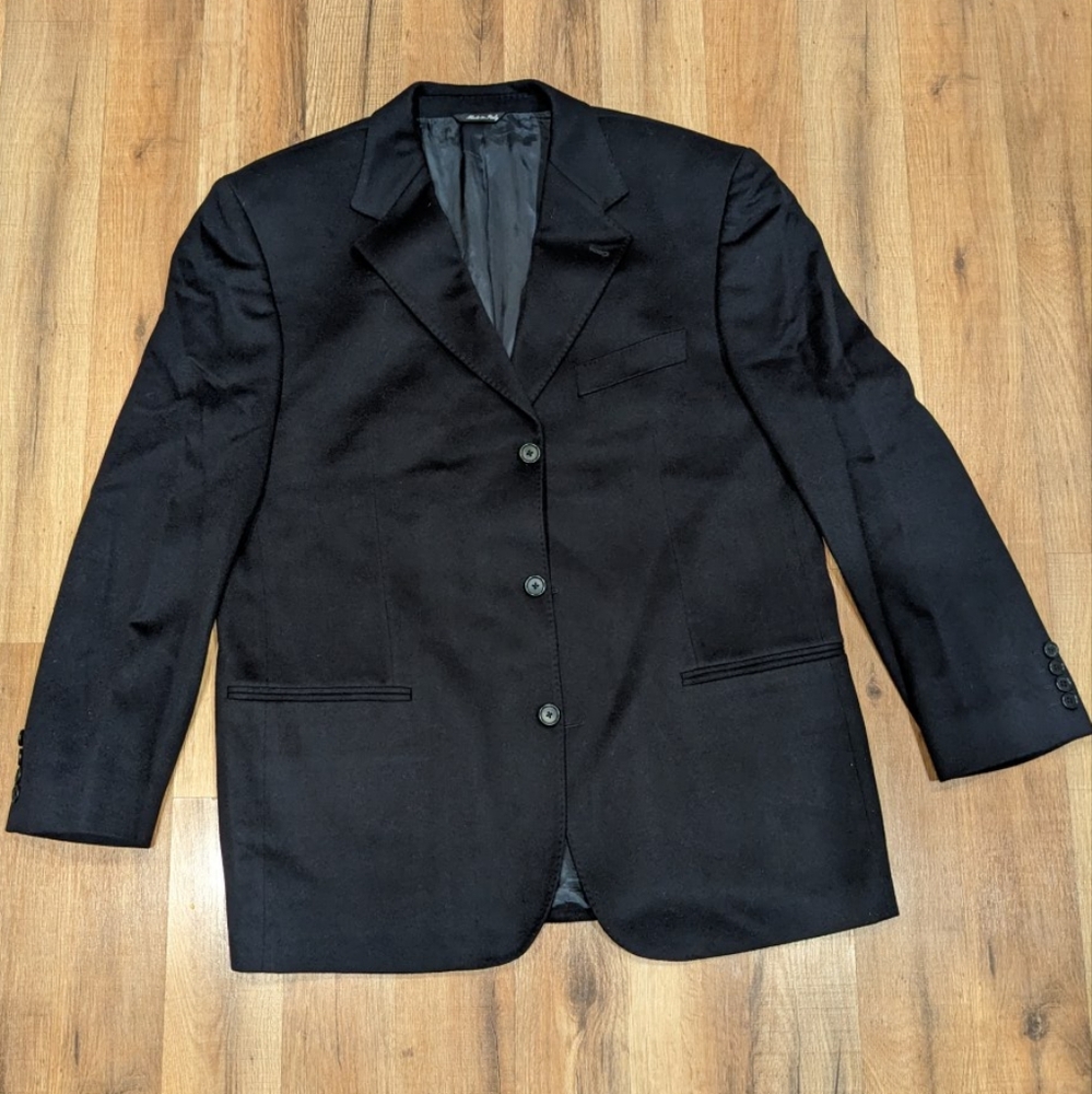 Hathaway Platinum Black Cashmere Blazer- 40 Regular